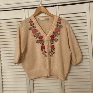 Short sleeves sweater